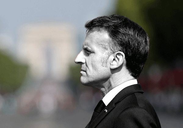 Macron forza la mano al Parlamento: in Francia l’aiuto a morire diventa legge 1